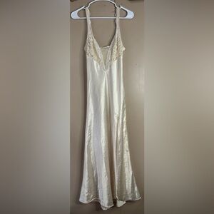 Victoria's Secret Nightgown Womens Small Ivory VTG Lace Trim Satin Slip Romantic